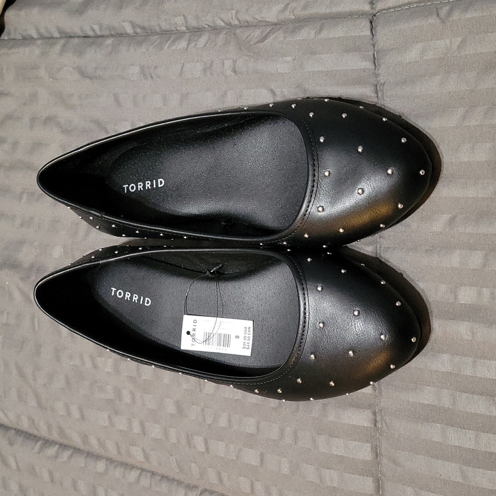 black flats